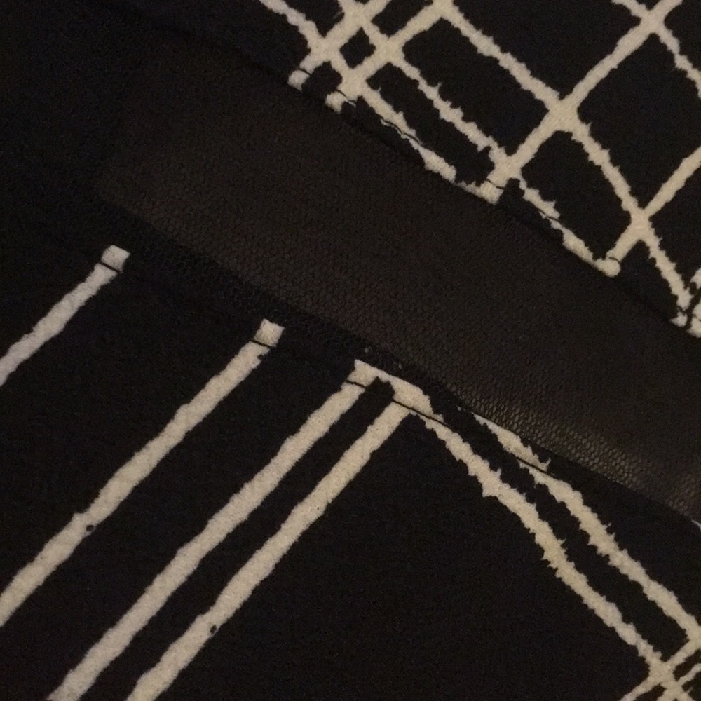 Patterned skirt - Picture 3 of 3